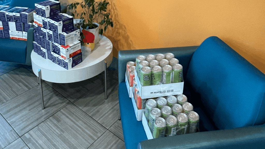 <a href="https://teenhealth.us/get-involved-help-vulnerable-youth/"><p style="color:white">Expanding Reach</p></a>